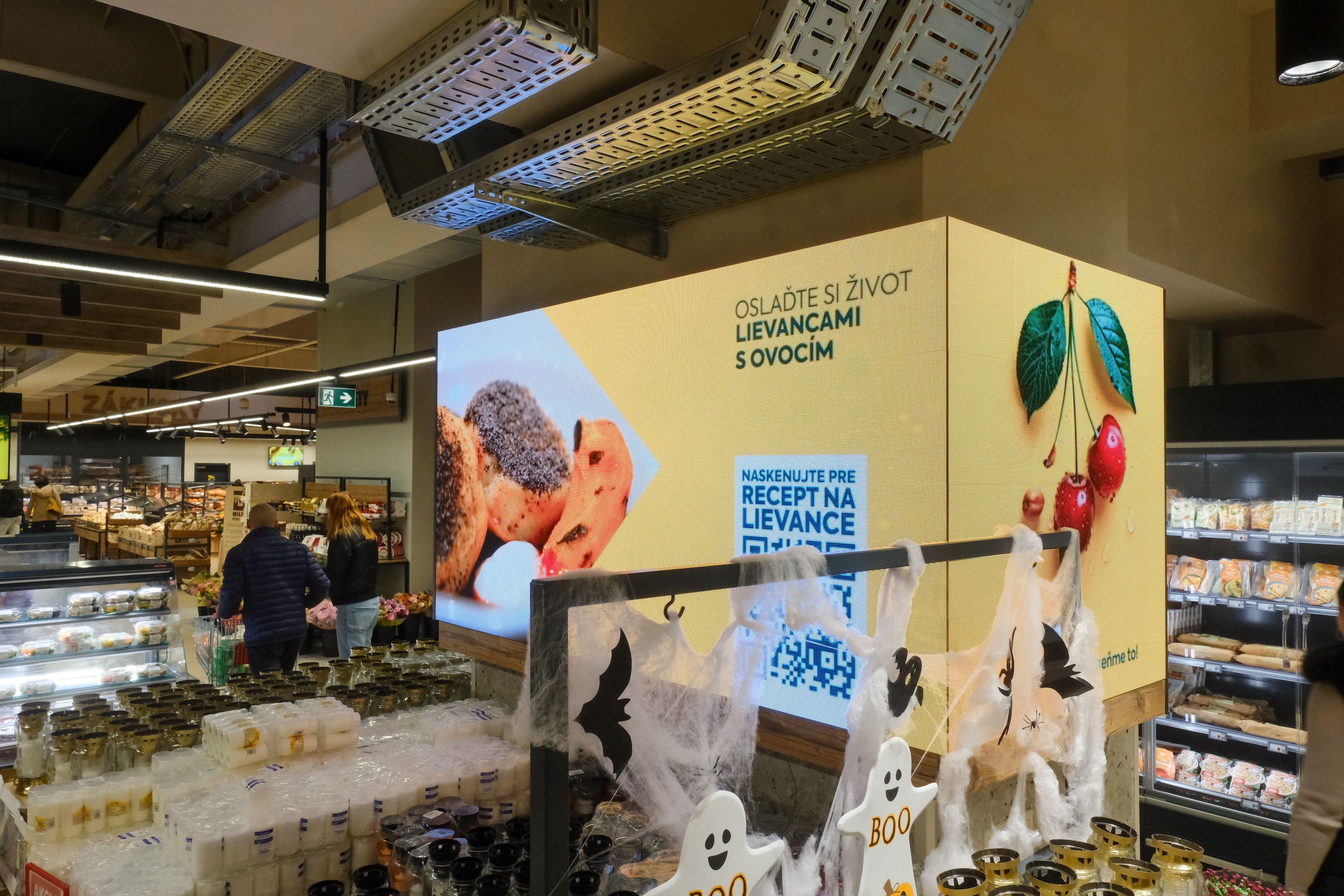 chladiace vitríny detail v pozadí